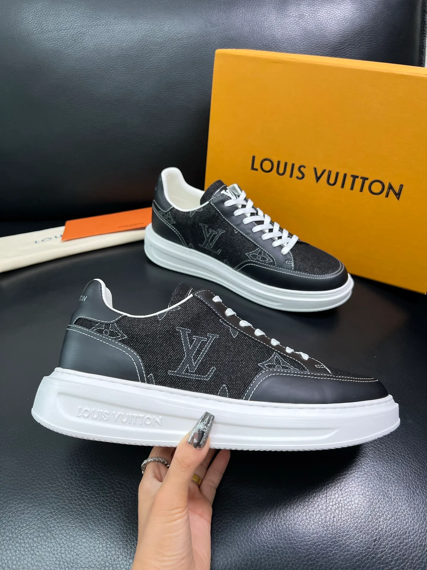 Men's shoes 💰740 Lv 🔍Top purchasing agent Louis Vuitton, sports sneakers counter synchronization, uppers imported from Italy, high-quality splicing with colorful and complex crafts, imported mesh pads are soft and comfortable, soles: original soles specially provided by the original factory, T men's shoes 💰U exclusive activity molded soles are super comfortable, original factory and single goods, high quality, welcome to compare, code number 38-44 (custom-made 45 46 )85867